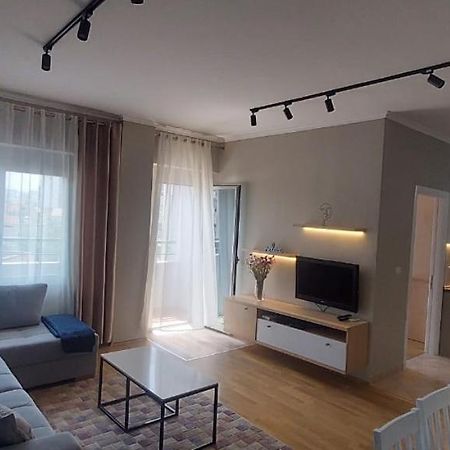 Lu-Er Tirana Center Apartment Ngoại thất bức ảnh